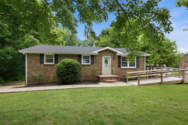 1151 Chestnut Dr, Burns, TN 37029