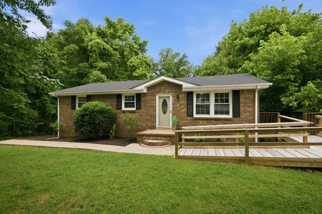 1151 Chestnut Dr, Burns, TN 37029