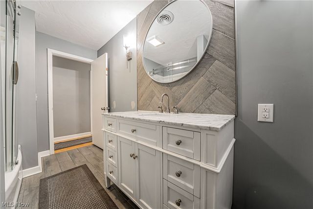 2502 E 35th Street, Lorain, OH 44055