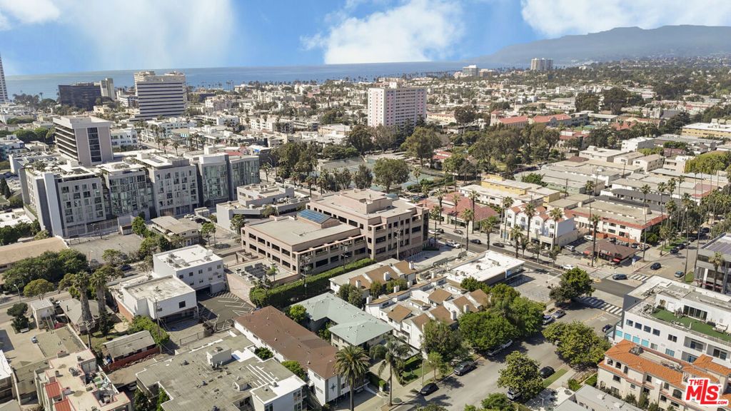 Image 10 of property listing at 1224 9th Street, Santa Monica, CA 90401