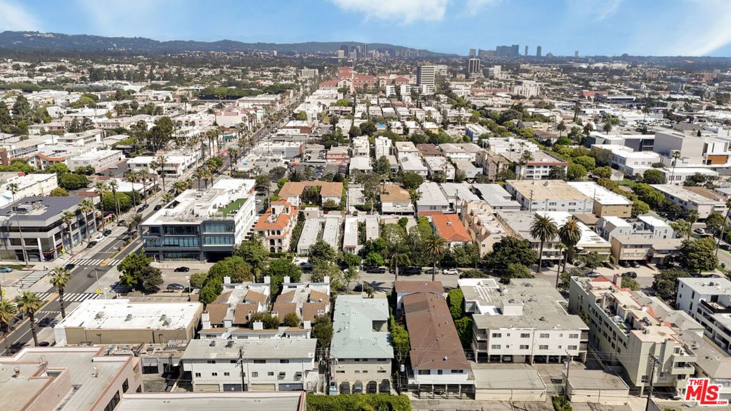 Image 11 of property listing at 1224 9th Street, Santa Monica, CA 90401