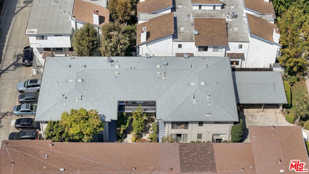 Image 2 of property listing at 1224 9th Street, Santa Monica, CA 90401