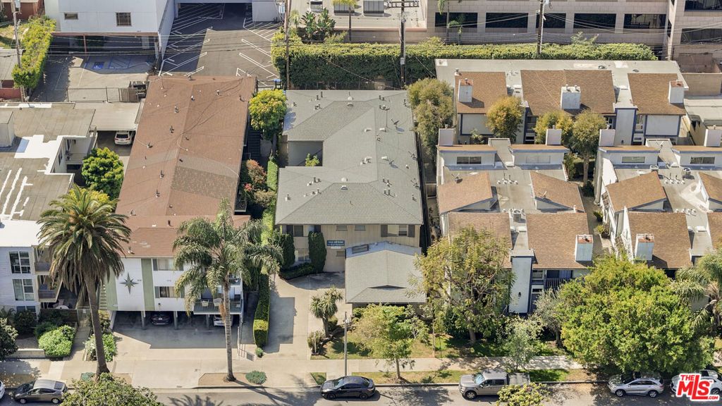 Image 7 of property listing at 1224 9th Street, Santa Monica, CA 90401