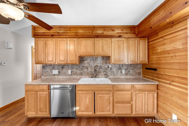 7649 Main Street, Brooks Twp, MI 49337