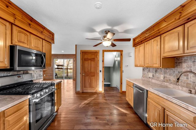 7649 Main Street, Brooks Twp, MI 49337