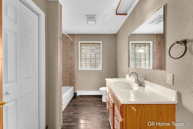 7649 Main Street, Brooks Twp, MI 49337