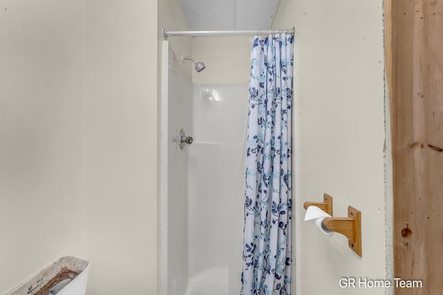 7649 Main Street, Brooks Twp, MI 49337