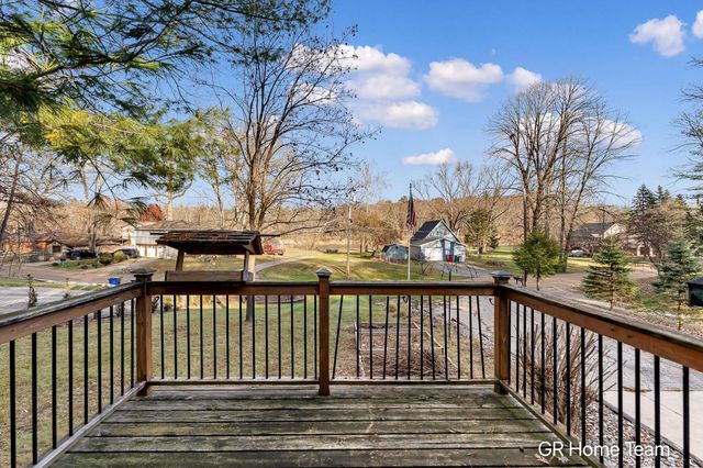 7649 Main Street, Brooks Twp, MI 49337