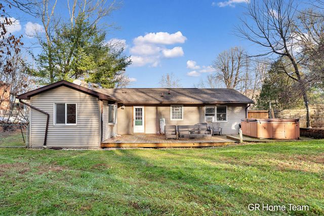 7649 Main Street, Brooks Twp, MI 49337