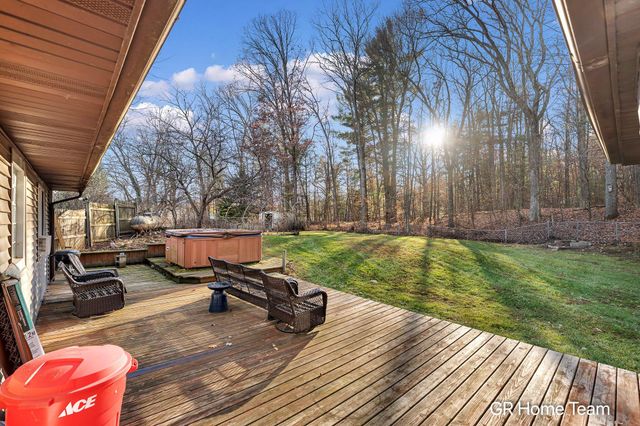 7649 Main Street, Brooks Twp, MI 49337