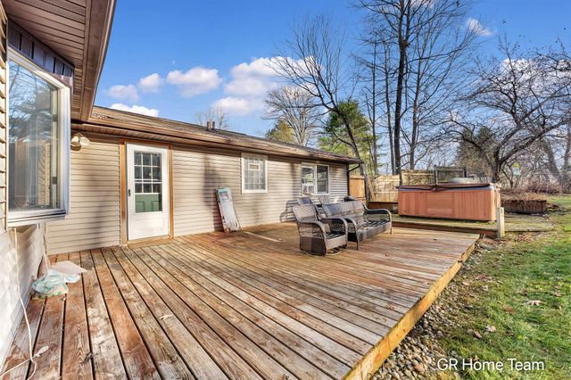 7649 Main Street, Brooks Twp, MI 49337