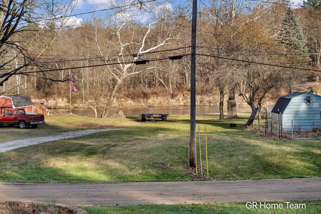 7649 Main Street, Brooks Twp, MI 49337