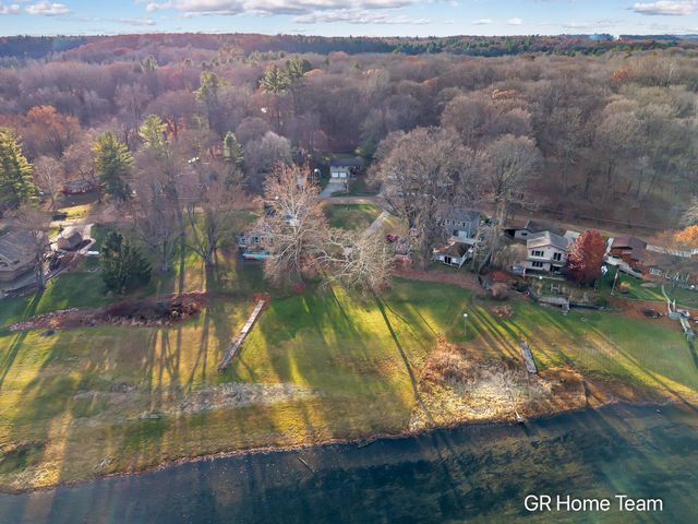 7649 Main Street, Brooks Twp, MI 49337