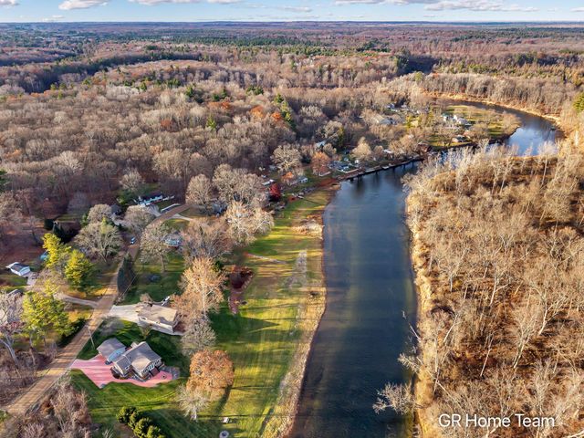 7649 Main Street, Brooks Twp, MI 49337