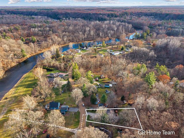 7649 Main Street, Brooks Twp, MI 49337