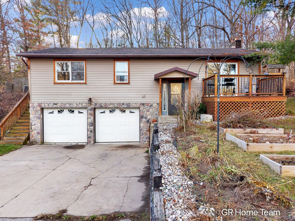 7649 Main Street, Brooks Twp, MI 49337