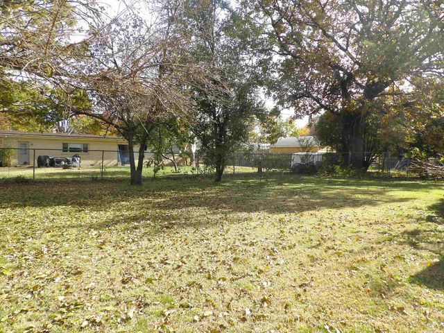 3160 N SAINT CLAIR ST, Wichita, KS 67204