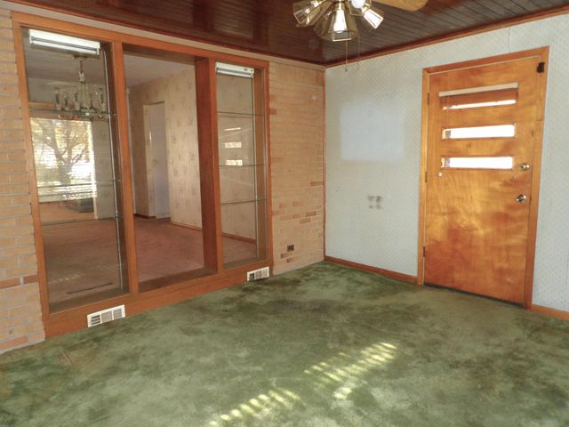 3160 N SAINT CLAIR ST, Wichita, KS 67204