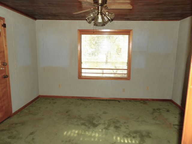 3160 N SAINT CLAIR ST, Wichita, KS 67204