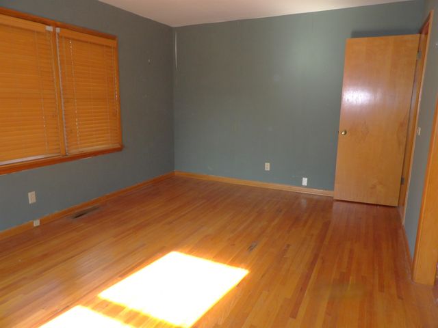 3160 N SAINT CLAIR ST, Wichita, KS 67204