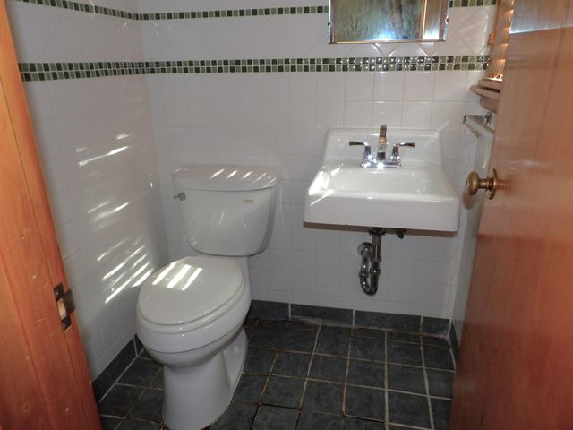 3160 N SAINT CLAIR ST, Wichita, KS 67204