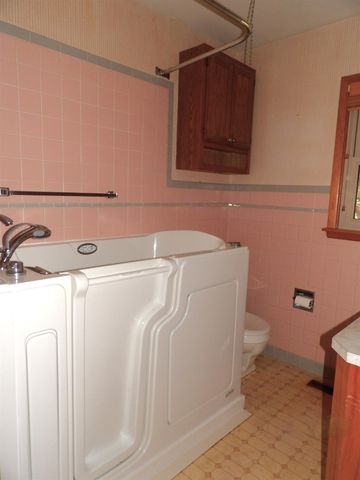 3160 N SAINT CLAIR ST, Wichita, KS 67204