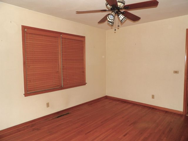 3160 N SAINT CLAIR ST, Wichita, KS 67204