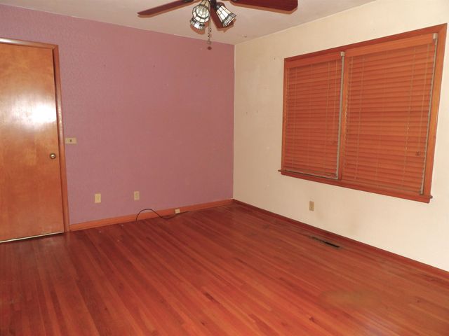 3160 N SAINT CLAIR ST, Wichita, KS 67204