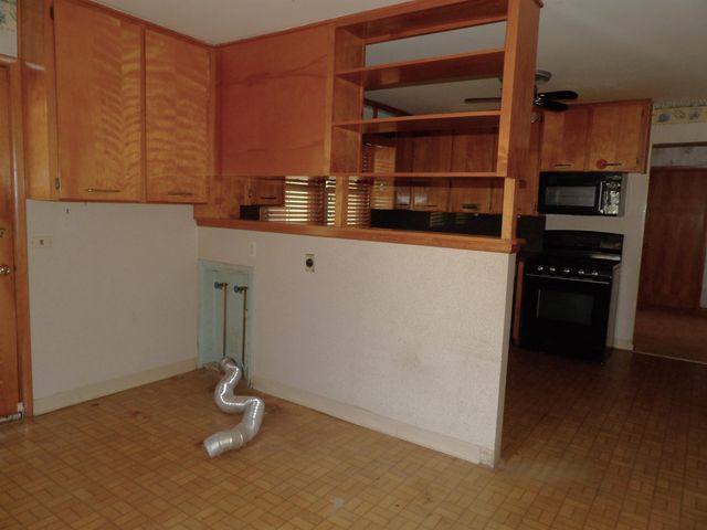 3160 N SAINT CLAIR ST, Wichita, KS 67204