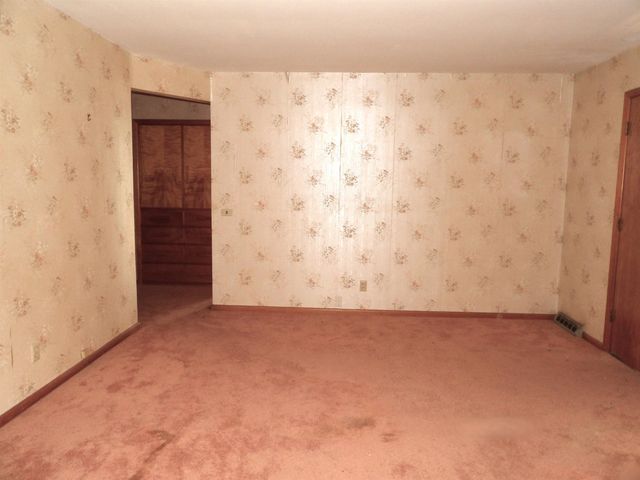 3160 N SAINT CLAIR ST, Wichita, KS 67204