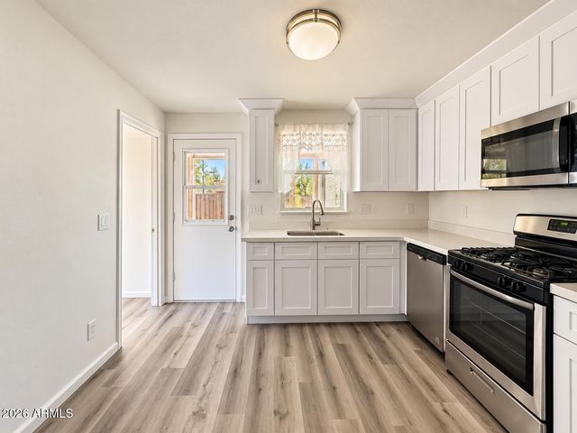 1012 E PORTLAND Street, Phoenix, AZ 85006