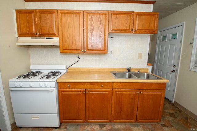 1700 Strong Avenue, Elkhart, IN 46514