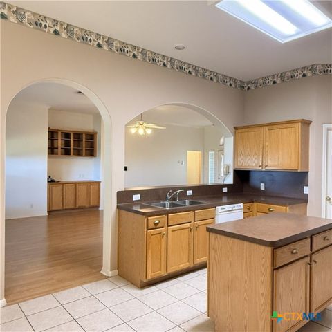 101 Appaloosa Court, Victoria, TX 77904