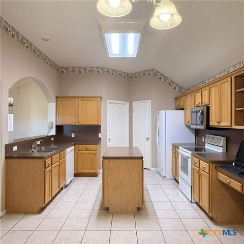 101 Appaloosa Court, Victoria, TX 77904