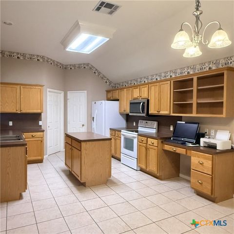 101 Appaloosa Court, Victoria, TX 77904