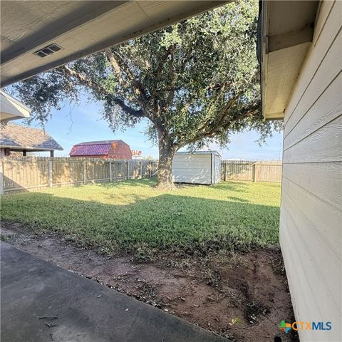 101 Appaloosa Court, Victoria, TX 77904