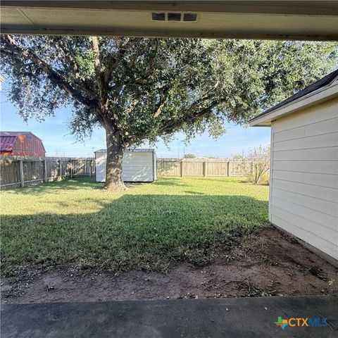 101 Appaloosa Court, Victoria, TX 77904