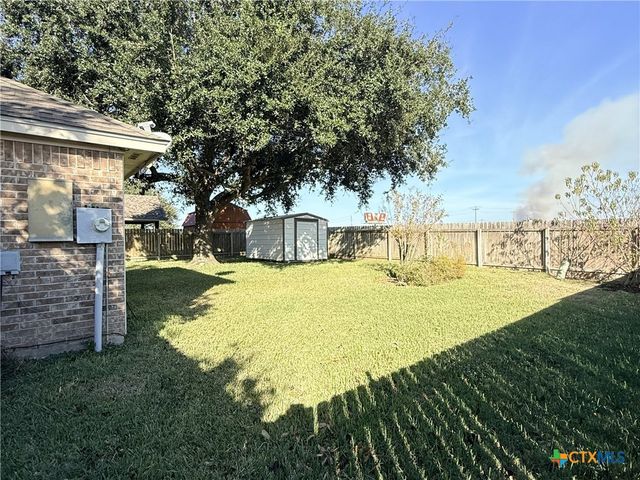 101 Appaloosa Court, Victoria, TX 77904