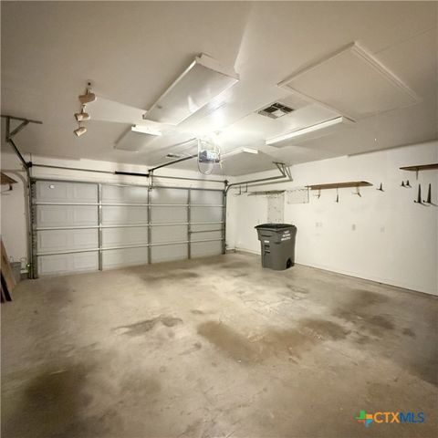 101 Appaloosa Court, Victoria, TX 77904