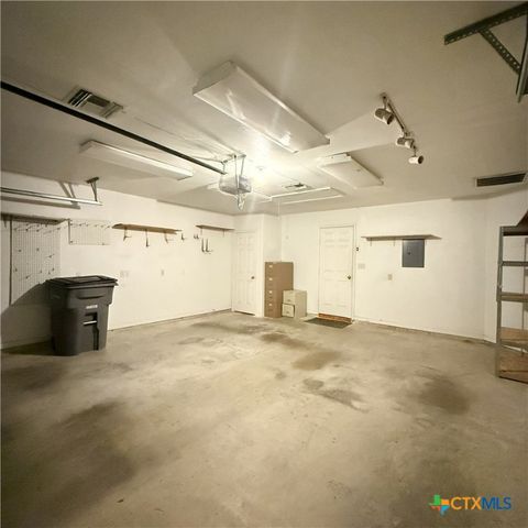 101 Appaloosa Court, Victoria, TX 77904