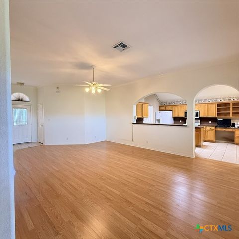 101 Appaloosa Court, Victoria, TX 77904