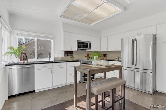 2617 Heritage Landing, St Charles, MO 63303