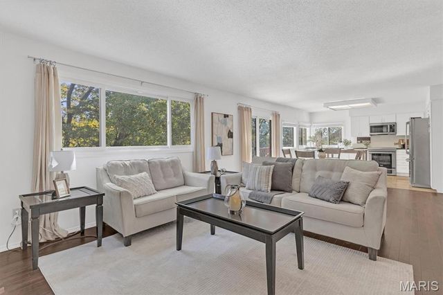 2617 Heritage Landing, St Charles, MO 63303