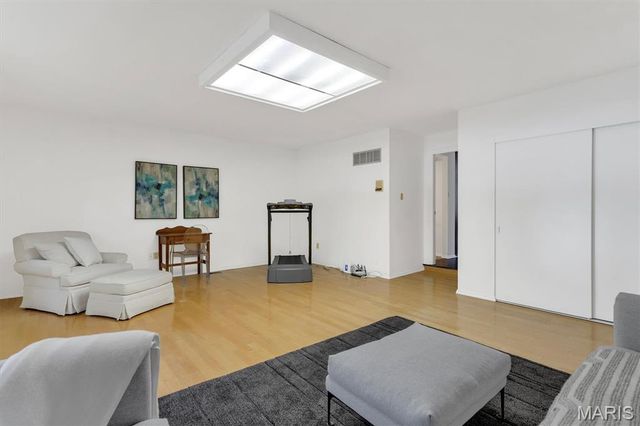 2617 Heritage Landing, St Charles, MO 63303