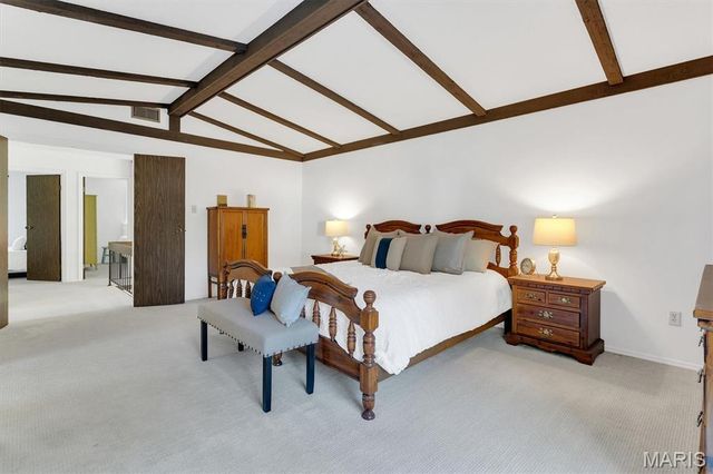 2617 Heritage Landing, St Charles, MO 63303