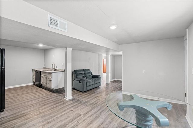 703 W 28th Street N, Independence, MO 64050