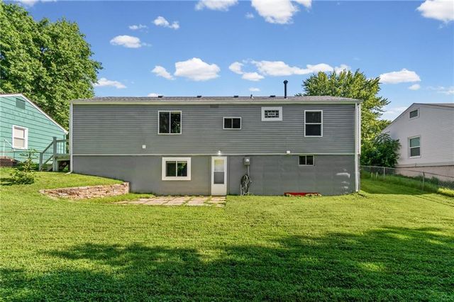 703 W 28th Street N, Independence, MO 64050