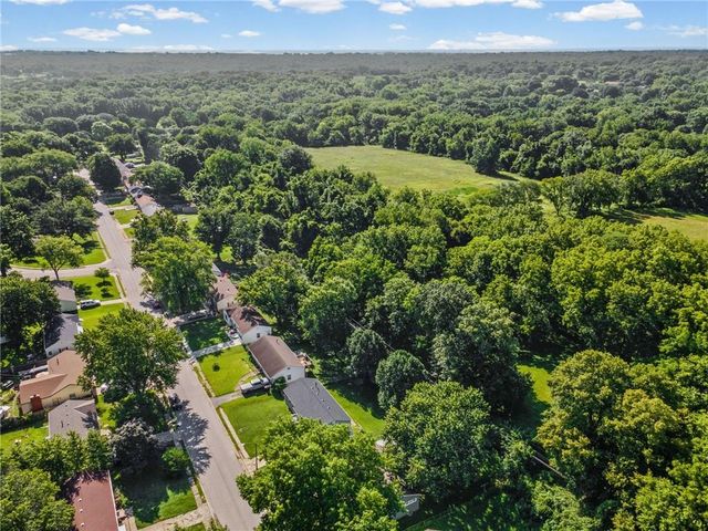 703 W 28th Street N, Independence, MO 64050