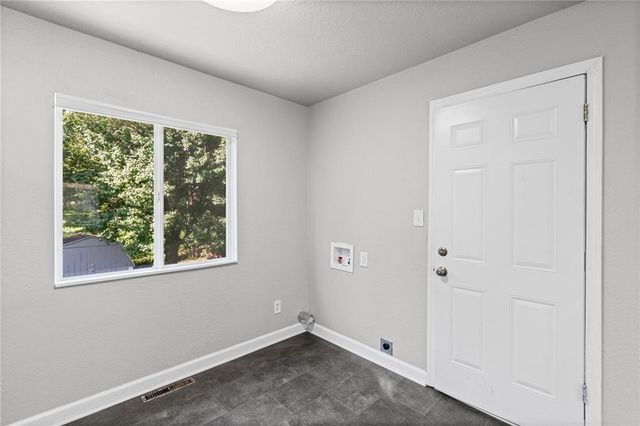 703 W 28th Street N, Independence, MO 64050