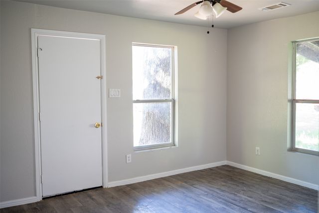 2416 Smith Avenue, Irving, TX 75061